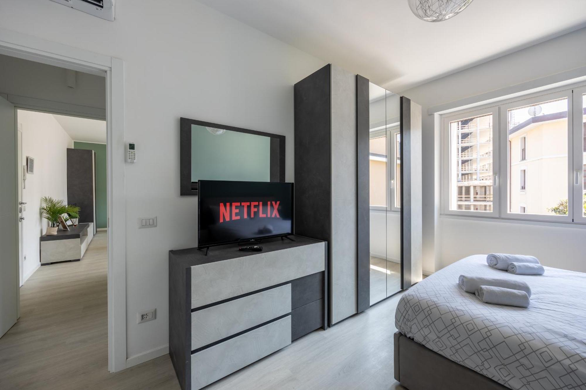 Duomo - 6 Stops From Duomo, 5min From Station, Ac, Netflix, Appartamento *